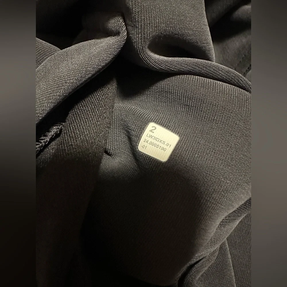 Lululemon Brushed Softstreme Half Zip size 2 $118 retail black - Picture 6 of 8